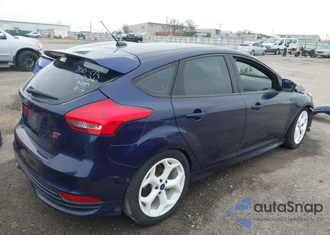 2017 Ford Focus St z USA, uszkodzony, nr VIN 1FADP3L96HL339452